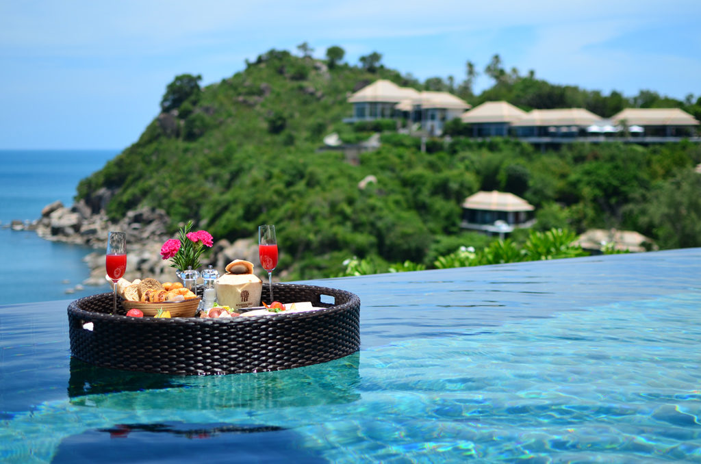 Banyan Tree Samui_Floating Breakfast
