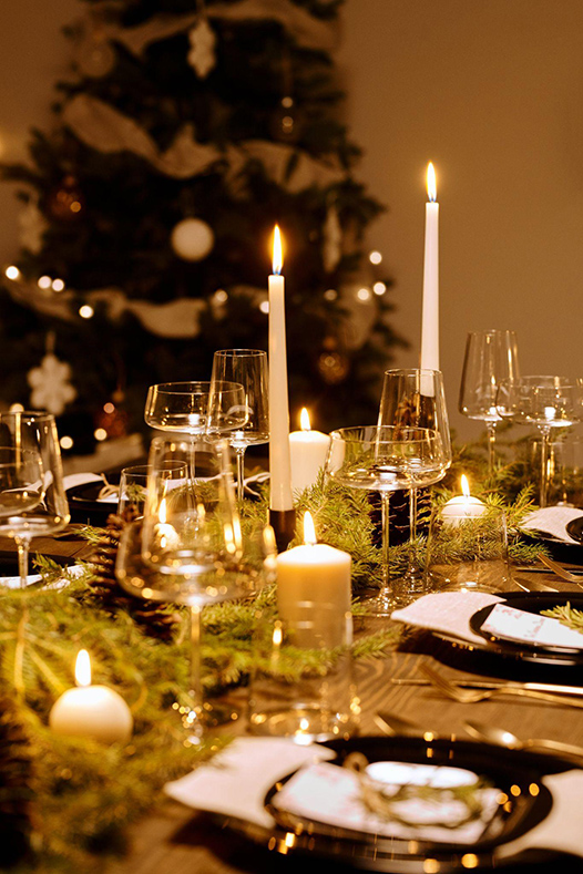 Hosting for the Holidays Create a Festive Tablescape to Impress Your Guests-Image 4